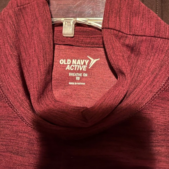 Old Navy Active Breathe Workout Top - Picture 4 of 6
